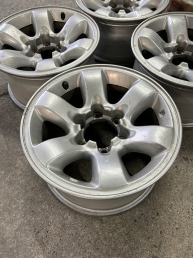 16インチ　8J +10 6穴　pcd139.7 日産　サファリ　純正　アルミ　ホイール