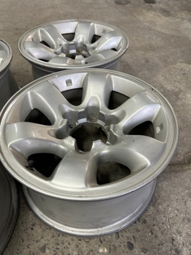 16インチ　8J +10 6穴　pcd139.7 日産　サファリ　純正　アルミ　ホイール