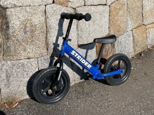 キッズ用ランニングバイク ストライダー クラシックモデル ブルー