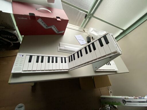 話題の折りたたみ式電子ピアノ・オリピア・新品同様・