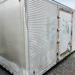 引き取り可能　積み込み可能　輸送可能　物置　コンテナ 倉庫 アルミコンテナ