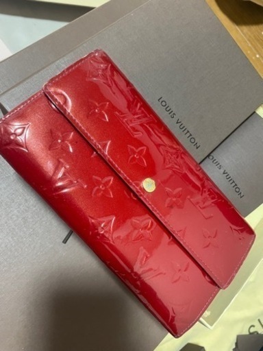 ルイヴィトン赤長財布⭐︎本日中の方1万円値引き致します。