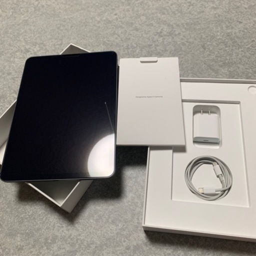 【最新モデル美品】iPad Air 5 一式。ケース・フィルム付き