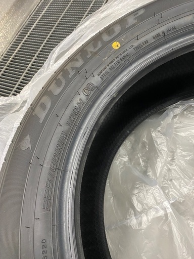 タイヤ　ホイールなし　4本　DUNLOP（ダンロップ） 255/60R18
