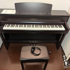 美品　ヤマハ 電子ピアノ ニューダークローズウッド調 CLP-675R　yamaha clavinova グラビノーバ　ヘッドホン　椅子付き　CLP775　愛知県