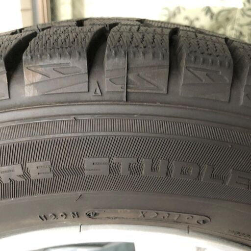 スタッドレスタイヤ+ホイール 195/65R15 2本セット Voxy/ノアなどに