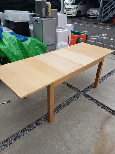 IKEA BJURSTA ビュースタ 伸長式ダイニングテーブル 140-220cmまで 