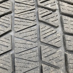 スタッドレス　ブリヂストン　215/70R16 デリカD5