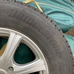 スタッドレス　ブリヂストン　215/70R16 デリカD5