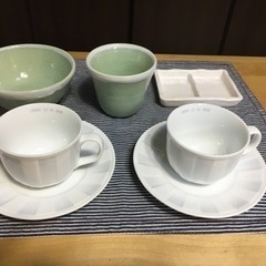 [新品・未使用]コーヒーカップ2客(コムサ デ モード)と食器類...