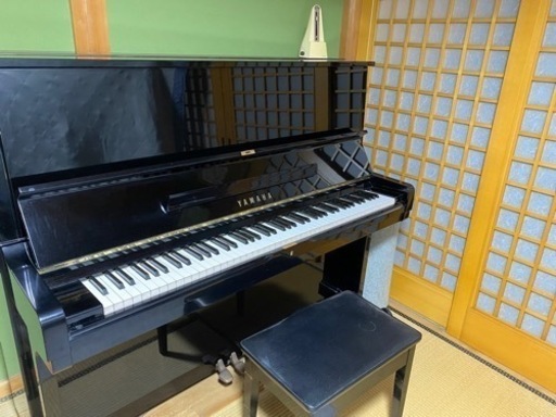 ☆YAMAHA☆アップライトピアノ　U2H 椅子　メトロノーム　クラベス付き