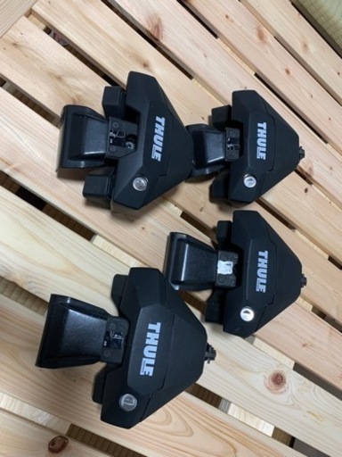 値下げしました(20％オフ) THULEキャリアセット Kit145029,squareBar