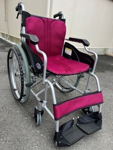 車椅子（Care-Tec Japan CA-10SU）