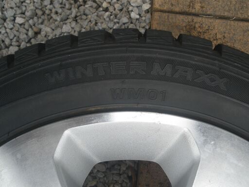 ダンロップWM01スタッドレスタイヤ165/55R14 8分山?☆スズキ純正