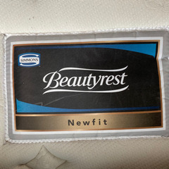 本日最終　シモンズ◆ クイーンサイズ 本革ベッドフレーム＆ダブルマットレス　セット売