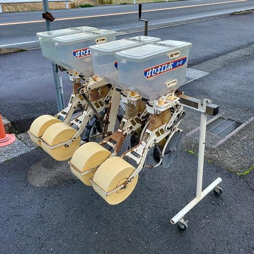 トラクター用　4連　播種機