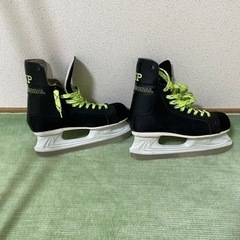 アイスホッケー　スケート靴