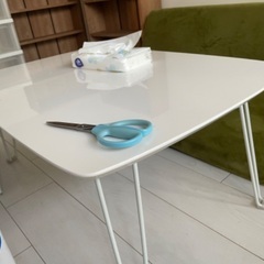 白いテーブル　無料
