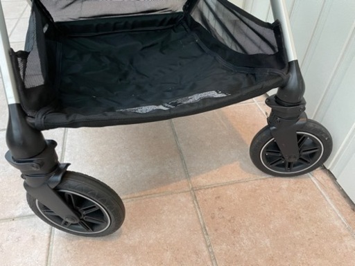 nuna TRIV チェリー フットマフ ドリンクホルダー付き