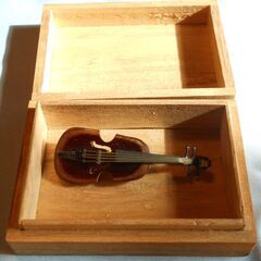 バイオリン 楽器 ヴィンテージ ブローチ 木製　アクセサリー　木箱あり