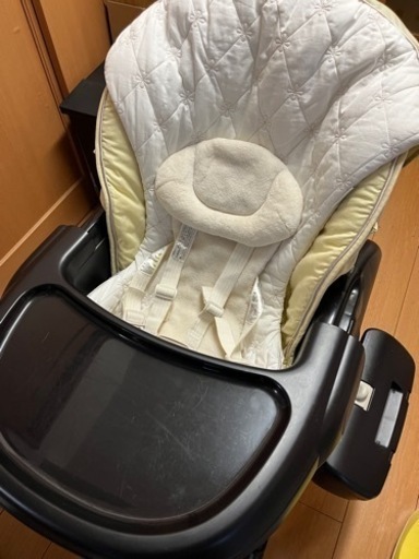 コンビ　ハイローチェア