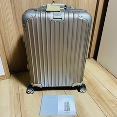 使用一回　リモワ　スーツケース　32l トパーズ