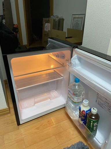 冷蔵庫 81L 小型 ミラーガラス　使用期間６ヶ月程度
