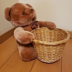 くまのぬいぐるみつきバスケット(籠)