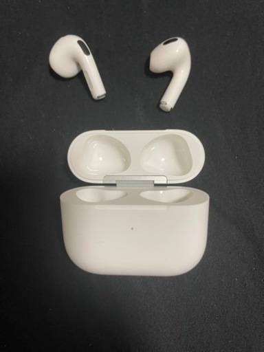 「今週末まで値下げ」AirPods（第3世代）Lightning充電ケース付き
