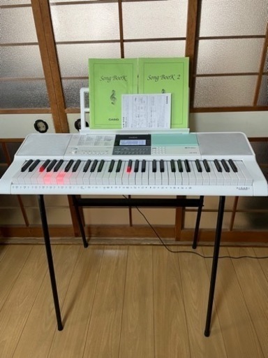 【美品】カシオ　電子ピアノ　光ナビゲーションキーボード　CASIO LK-512