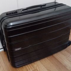 スーツケース　キャリーケース　鍵付き　説明書付き　大容量　　横置き可
