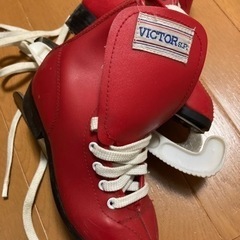 スケート靴　赤