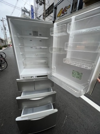 日本最大の ファミリータイプ冷凍冷蔵庫㊗️保証あり配達と設置可能 