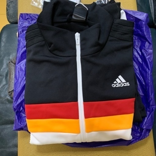 ドイツ色adidasジャージ上下【新品タグ付】