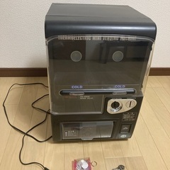 自販機型保冷庫　AVM-400