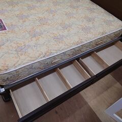 【愛品倶楽部柏店】シモンズ　ビューティレスト　引き出し付ダブルベッド