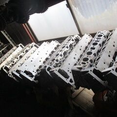 ベンツ107加工済み560用シリンダーヘツト右左一セツト