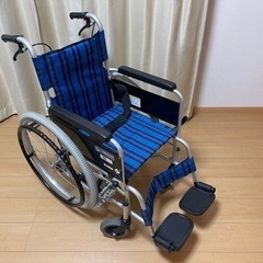 超美品カワムラサイクル車椅子 折りたたみ車いすKAJ202B-40