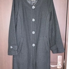 Bou Jeloud黒のコート