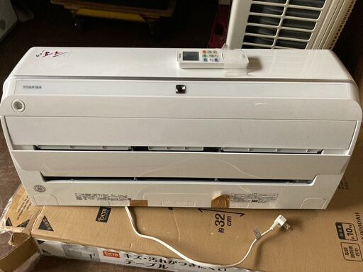 ☆中古￥27,800！【会員価格￥25,800】TOSHIBA　ルームエアコン　家電　2020年製　RAS-G221DT(W)型　【BK164】