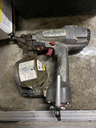 型枠大工　解体　エアー工具