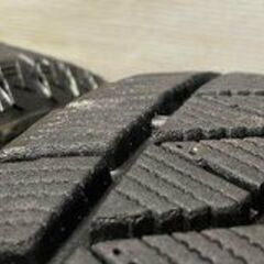 BS BLIZZAK DM-V2 225/60R18 18インチ スタッドレス 4本 バリ溝 レクサスNX エクストレイル RAV4 エスクード等　(VTJ533) クレジットカード QRコード決済可能