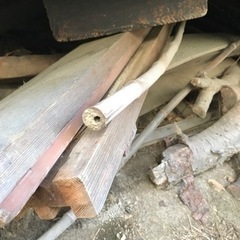 神社に使用されていた建材　木材　2x4 敷板　梁など