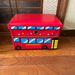 椅子にもなるバス型おもちゃ箱　49X 32センチ