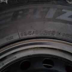 バリ山　スタッドレス　ハイエース2019年製　ブリザックVL1