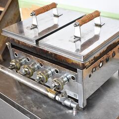 【ヤ取終了6/14】≪zy833≫伊東金属工業所/IKK 餃子焼き機/ギョーザ グリル ダブル GKW13 LPガス 2016年 鉄板焼き 飲食店 41119-01 ヤ取終了6/14】≪zy833≫伊東金属工業所/IKK 餃子焼き機/