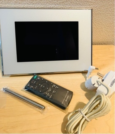 【新品未使用】デジタルフォトフレーム　7型　SONY  リモコン付