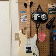 【ネット決済・配送可】【交換可】Fender JAPAN ストラ...