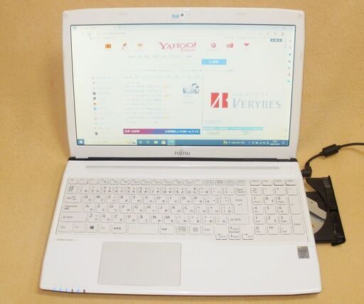 ★SSD搭載Win11★富士通 15型 Core-i3 4010U LIFEBOOK★アーバンホワイト
