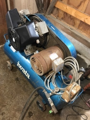 200ｖ ３馬力エアーコンプレッサー （岩田）引取、積込、下記にて↓